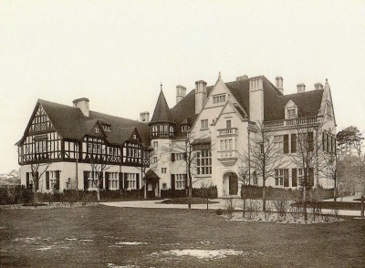 Landhaus Mendelssohn in der Villenkolonie Grunewald. Egon Hessling: Die Villencolonie Grunewald, Serie II, Tafel 64.